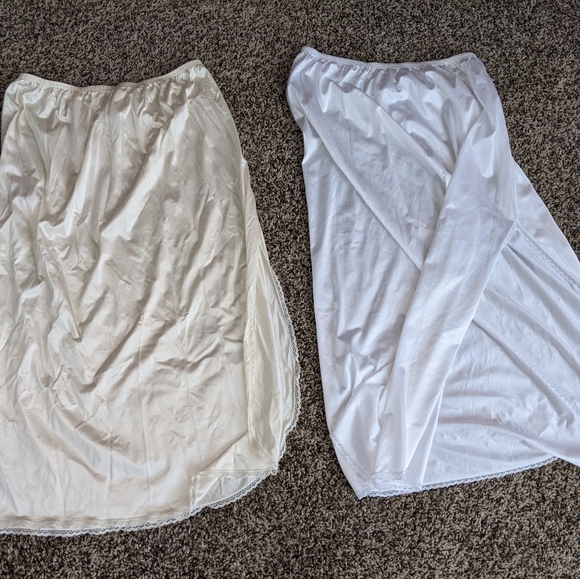 Lot of 2 vintage Vanity Fair long half slips M - Picture 2 of 3